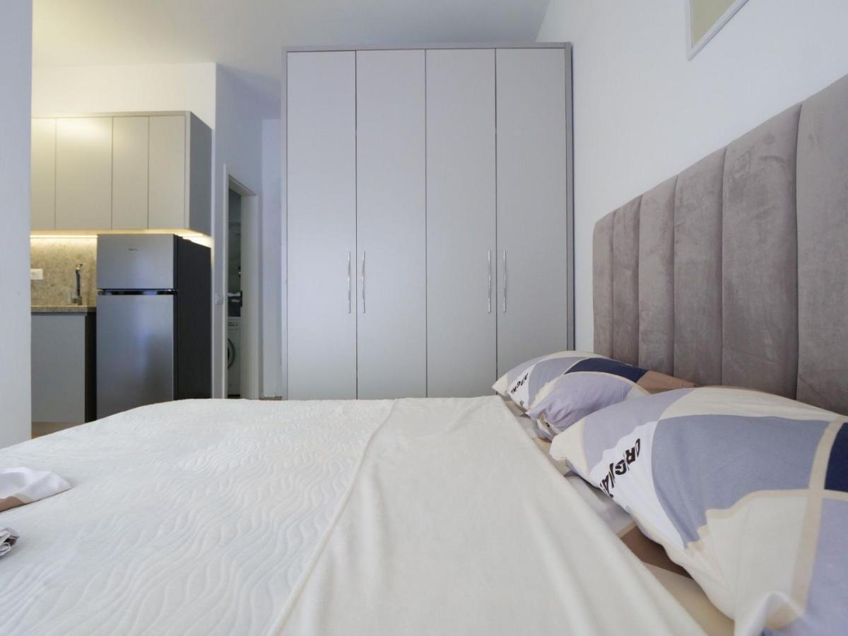 Comfy Studio At 'Mangalem21 Complex' Parking-Wifi-Ac-View Tirana Exteriör bild