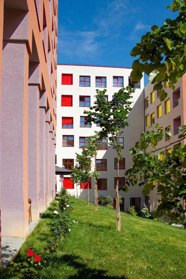 Comfy Studio At 'Mangalem21 Complex' Parking-Wifi-Ac-View Tirana Exteriör bild